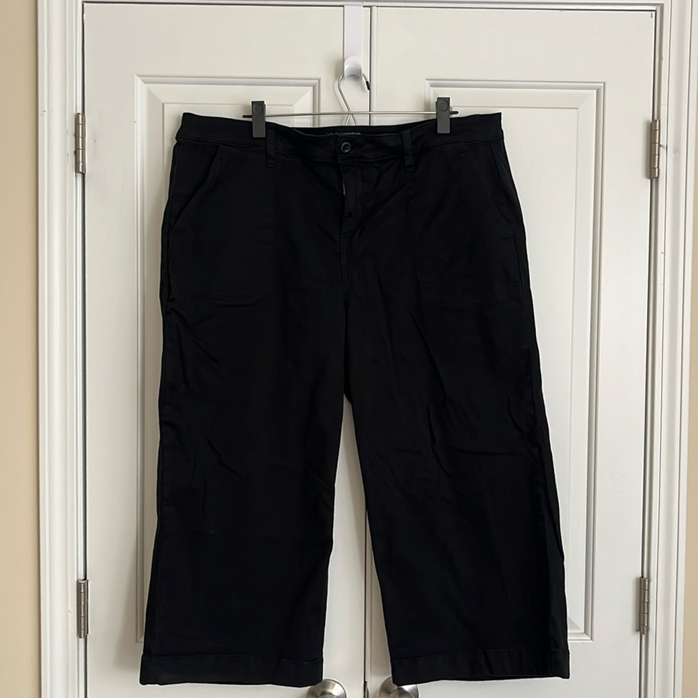 Torrid wide leg cropped jeans
